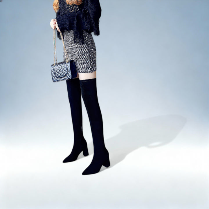 LORENA — Botas Altas Camurça Premium Salto Elegante | Luxo Over-Knee
