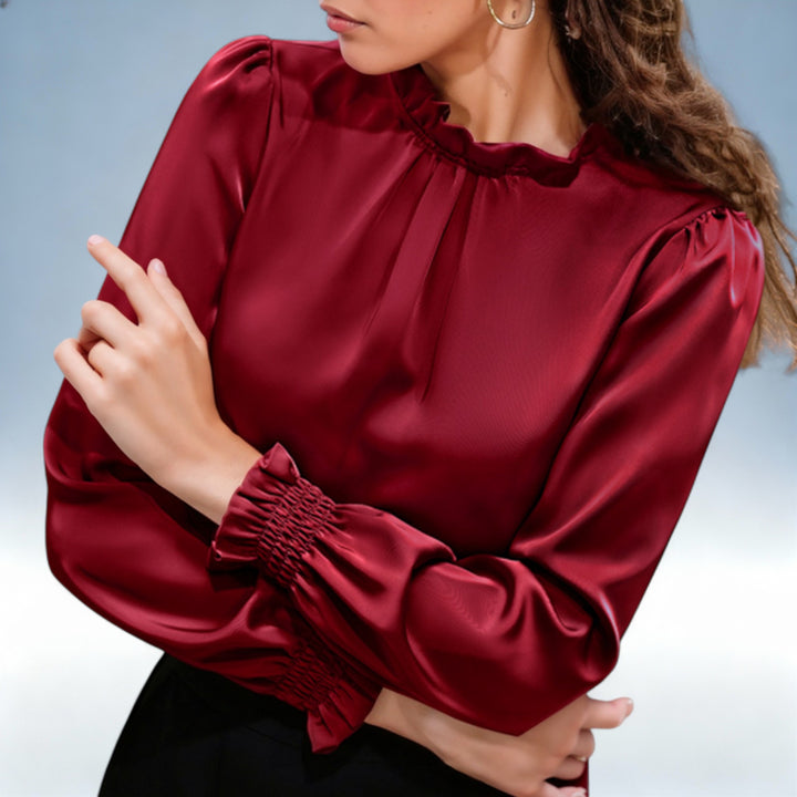 GABRIELA — Top de Cetim Vintage com Gola Alta | Elegância Sofisticada