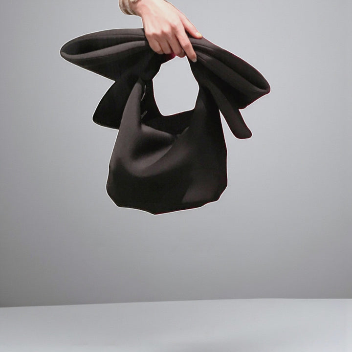 Bolsa de Mão com Laço