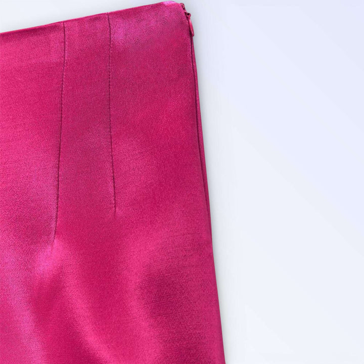 GIULIA — SAIA CURTA EM CETIM ELEGANTE