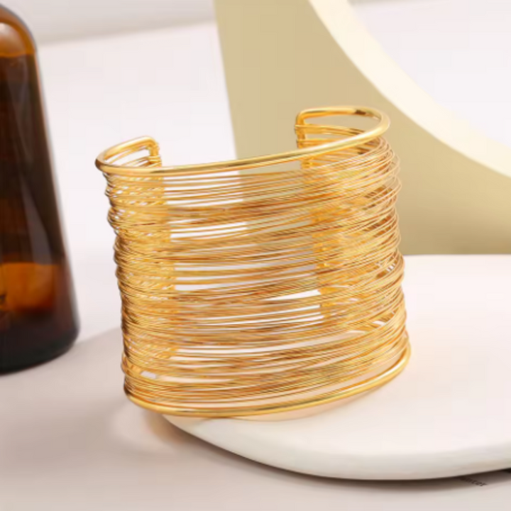 WireWave – Pulseira Cuff Contemporânea