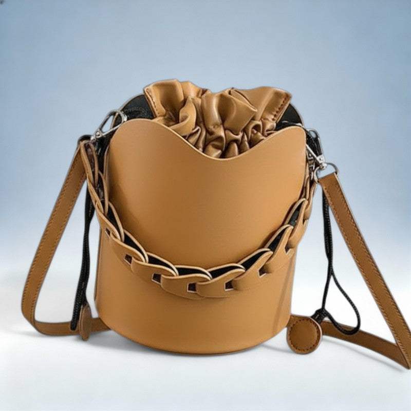 LÍDIA — Mala Bucket Transversal em PU | Charme Contemporâneo